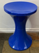 Load image into Gallery viewer, Arcade Retro Stools